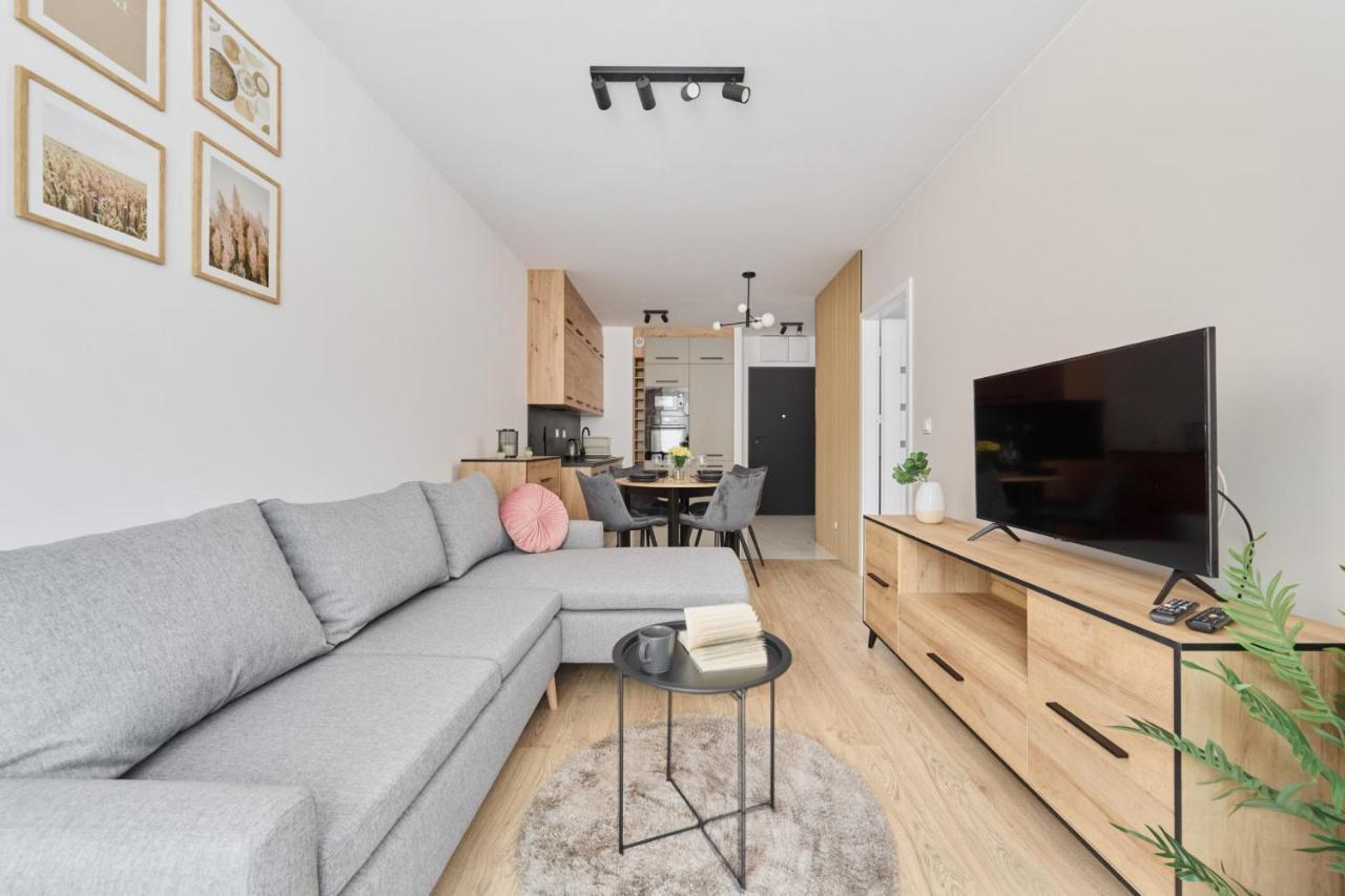 Nowoczesny Apartament Z Balkonem I Parkingiem W Centrum Wroclawia By Noclegi Renters Exterior photo